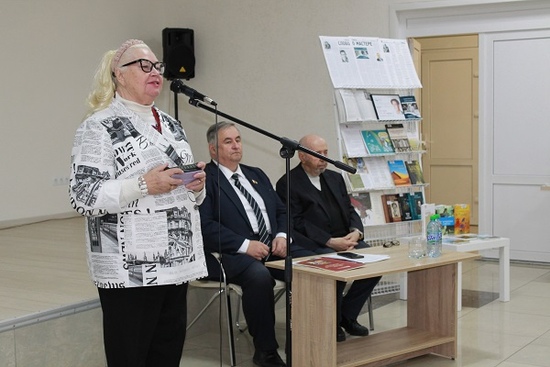 «Свет шчодры. Свет мяне паўторыць…»: Владимир Короткевич на языках народов мира