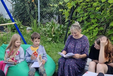 Лета з кнігамі Галіны Пярун