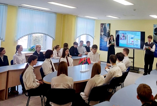 У гродзенскай школе № 39 прэзентавалі кнігу «Поле памяти» 