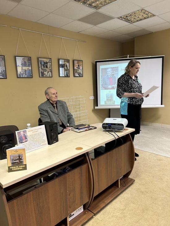 Дзмітрый Дземідовіч у літаратурнай гасцінай «Шчырасць»