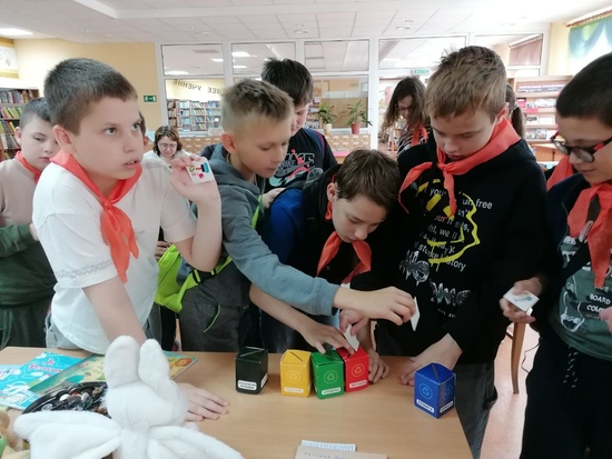 Сябруем з летам і кнігай	